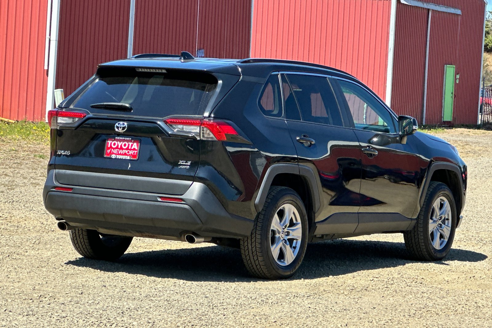 2023 Toyota RAV4 XLE photo 3