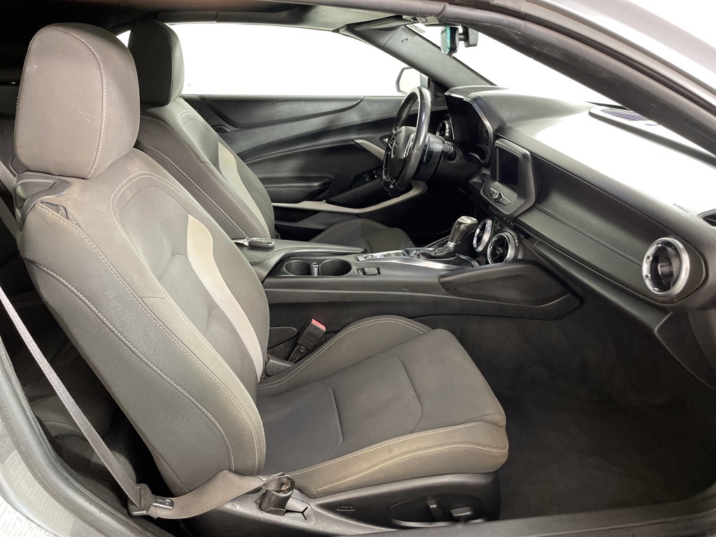 2020 Chevrolet Camaro 1LT photo 32