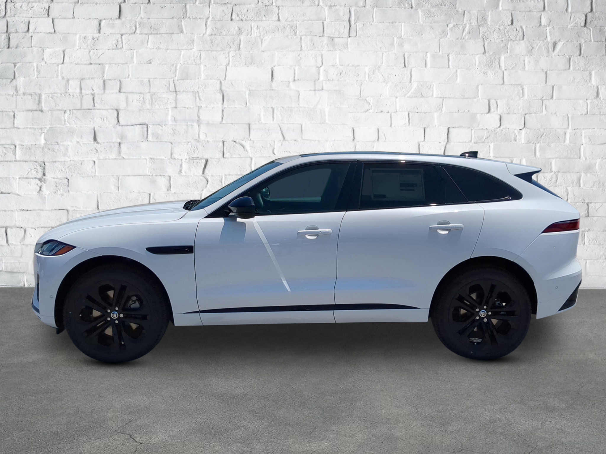2026 Jaguar F-PACE P250 R-Dynamic S photo 2