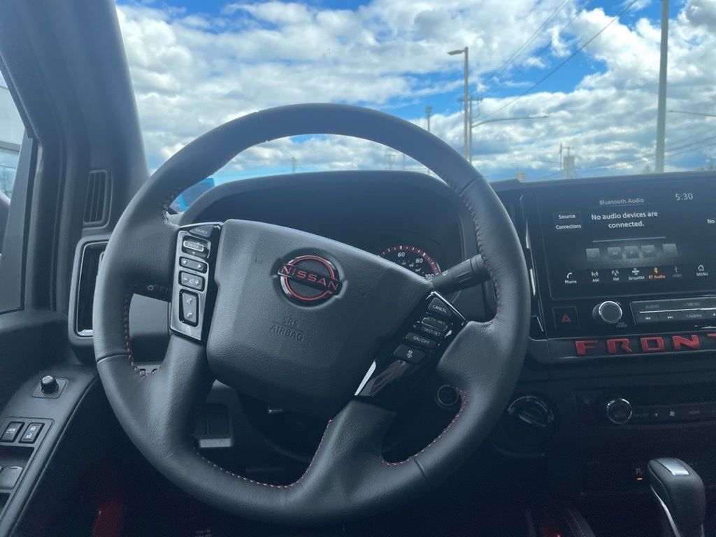 2025 Nissan Frontier PRO-4X photo 13
