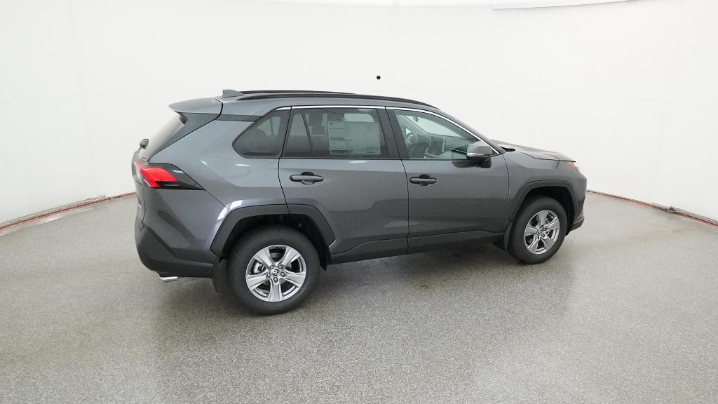 2025 Toyota RAV4 XLE photo 24