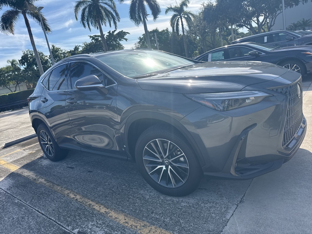 2025 Lexus NX Hybrid 350h's photo