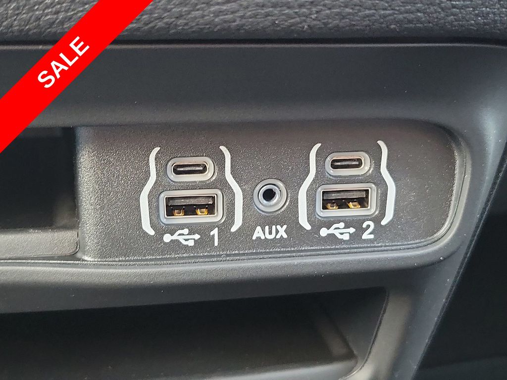 2025 Chrysler Pacifica photo 30