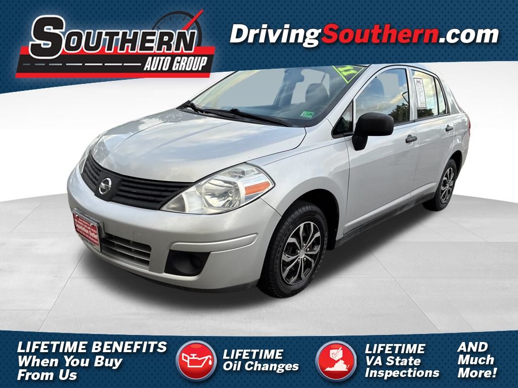 2011 Nissan Versa Base's photo
