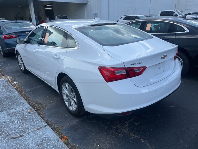 2024 Chevrolet Malibu 1LT photo 2