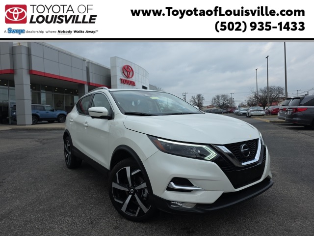 2022 Nissan Rogue Sport SL's photo