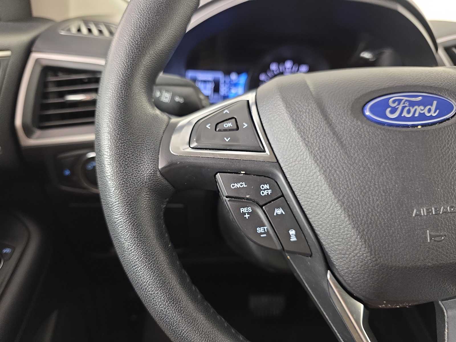 2023 Ford Edge SEL photo 23