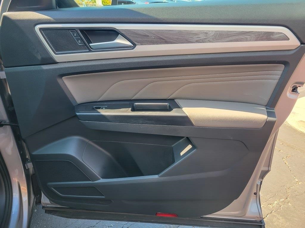 2021 Volkswagen Atlas Cross Sport V6 SE Technology photo 22