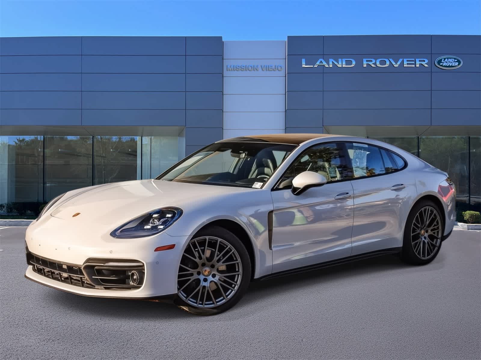 2023 Porsche Panamera Base's photo