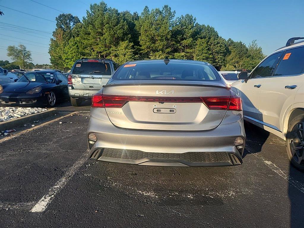 2022 Kia Forte FE LXS photo 3