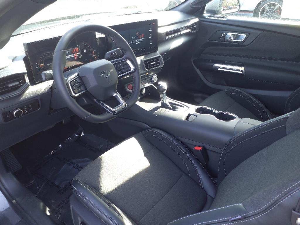 2025 Ford Mustang EcoBoost photo 6