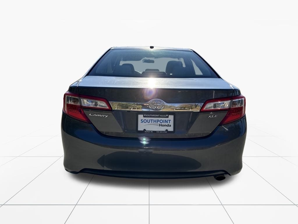 2014 Toyota Camry XLE photo 4