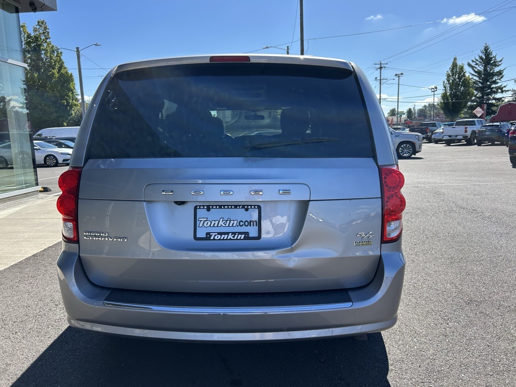 2016 Dodge Grand Caravan R/T photo 7