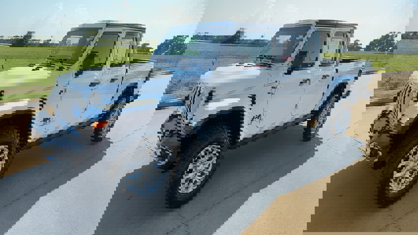 2023 Jeep Gladiator Sport S photo 5