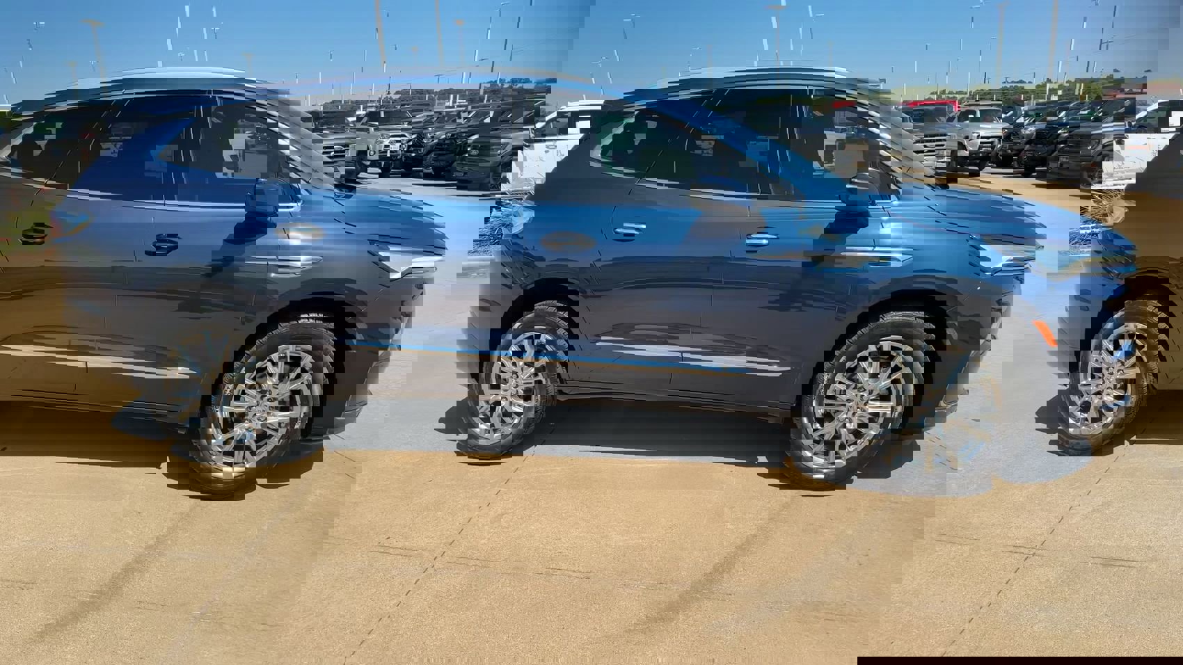 2023 Buick Enclave Essence photo 2