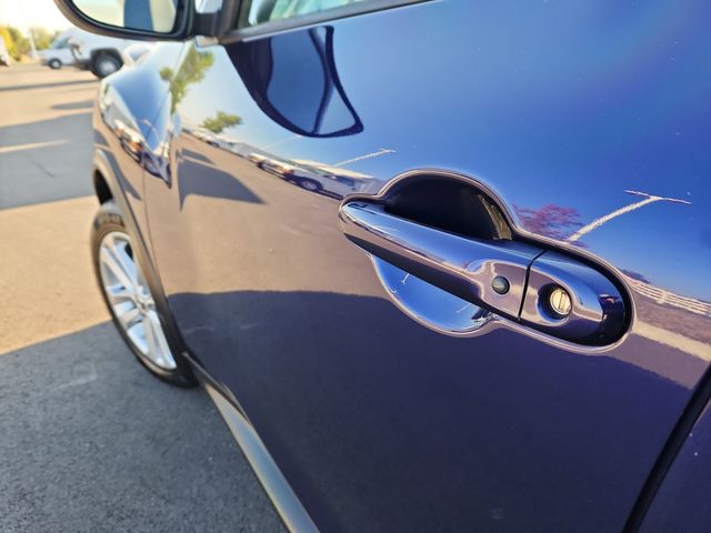2016 Nissan Juke S photo 15