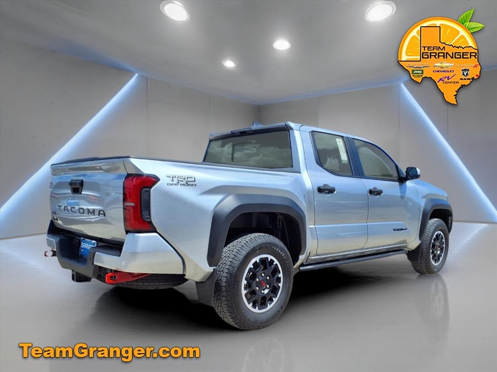 2024 Toyota Tacoma TRD Off-Road photo 2