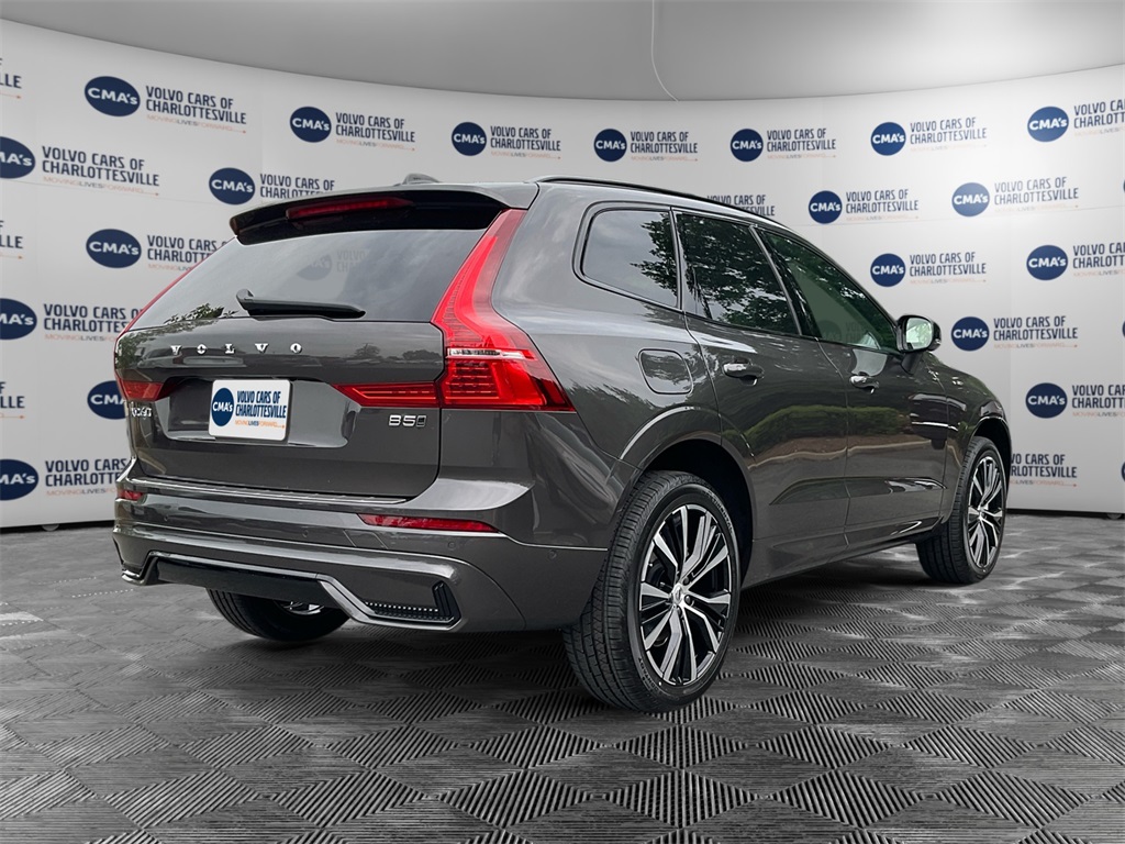 2025 Volvo XC60 B5 Plus photo 4