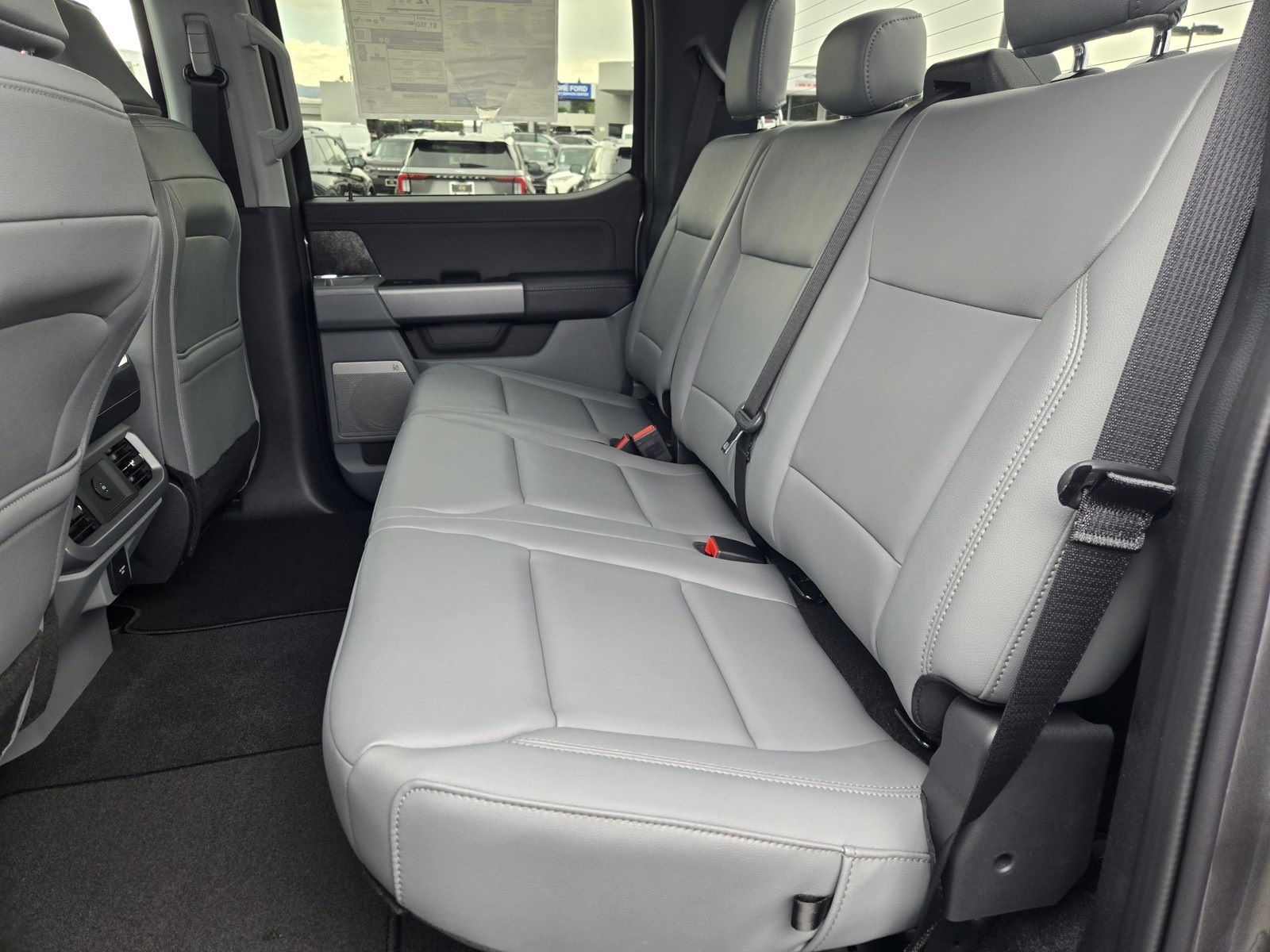 2025 Ford F-150 Lightning photo 5