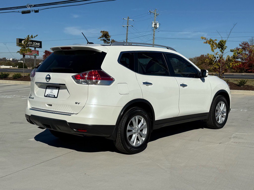 2016 Nissan Rogue SV photo 4