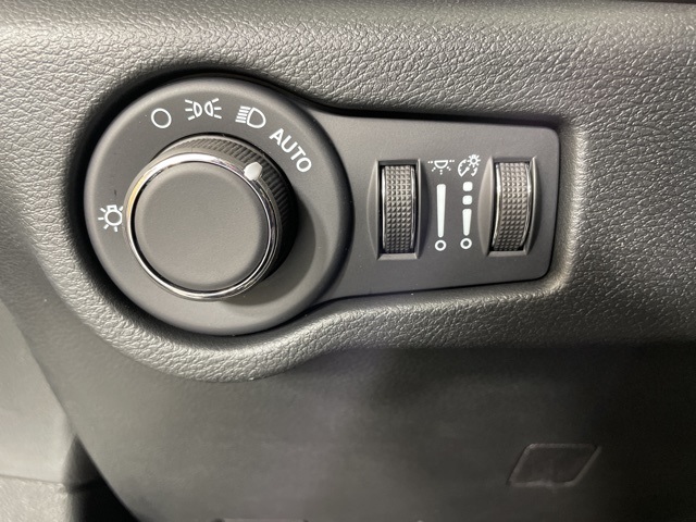 2026 Chrysler Voyager LX photo 25