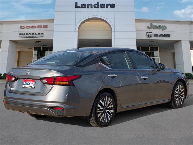 2023 Nissan Altima 2.5 SV photo 4