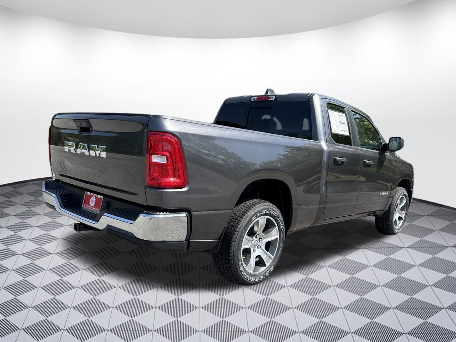 2025 Ram 1500 Tradesman photo 3