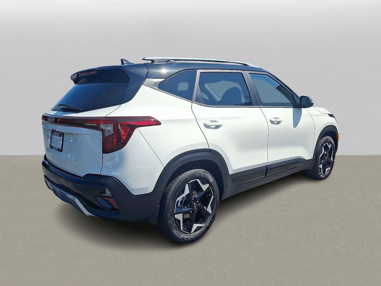 2025 Kia Seltos S photo 4