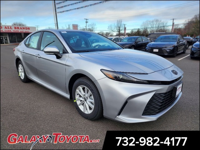 2026 Toyota Camry LE's photo