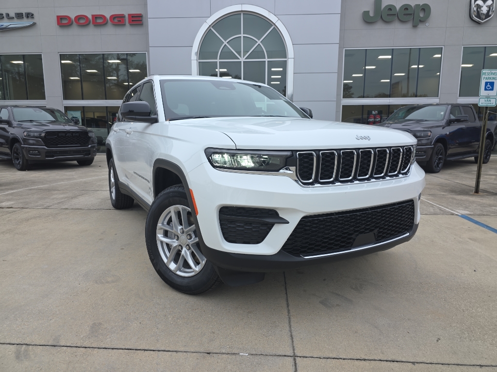 2025 Jeep Grand Cherokee Laredo's photo
