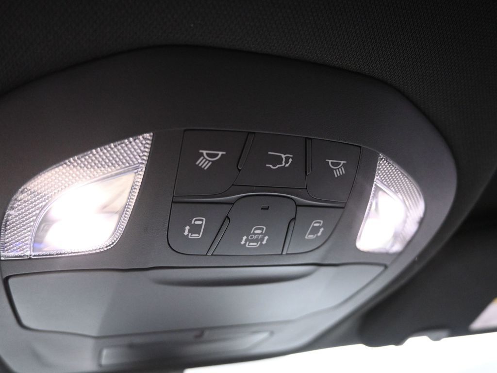 2026 Chrysler Pacifica photo 22
