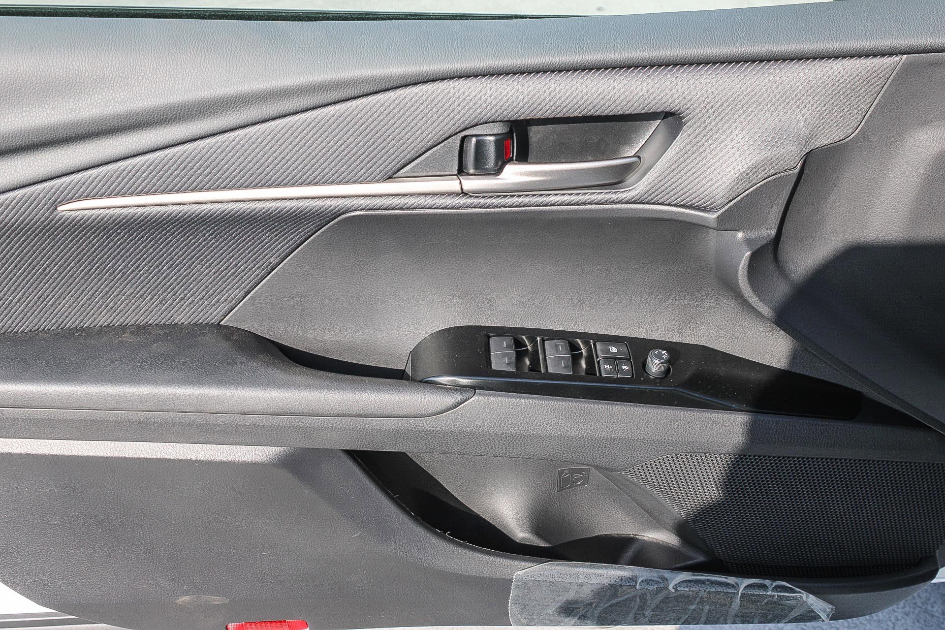 2025 Toyota Camry SE photo 22