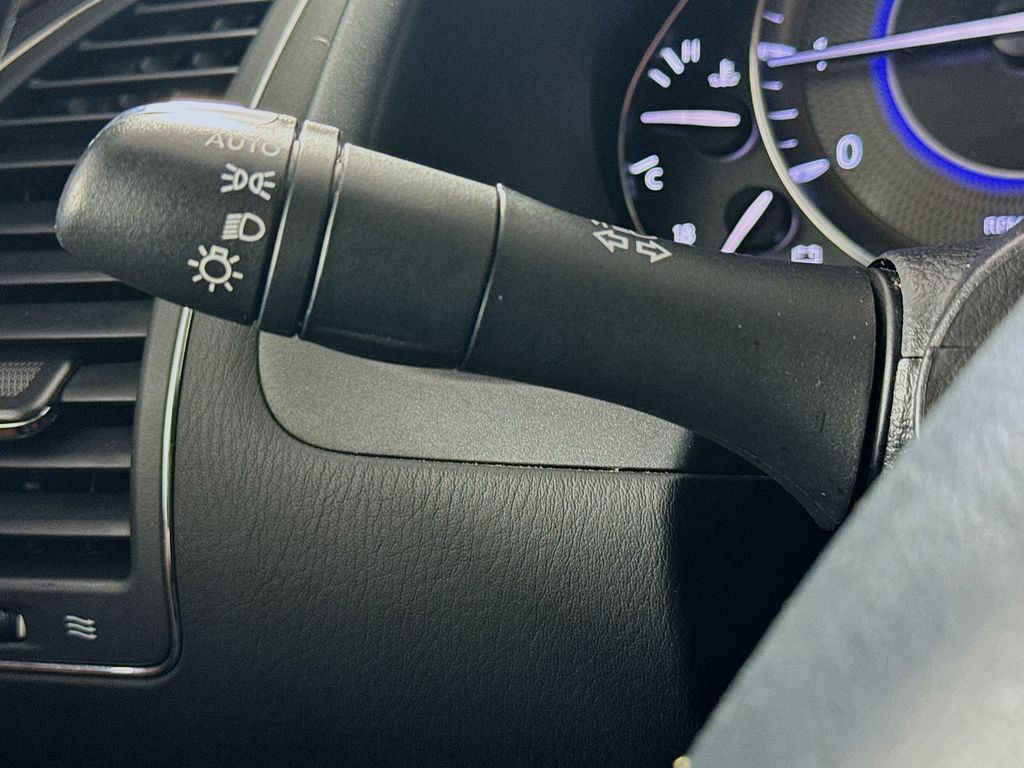 2017 Infiniti QX80 photo 11