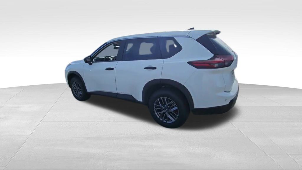 2024 Nissan Rogue S photo 3