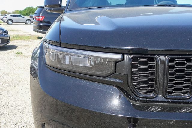 2025 Jeep Grand Cherokee Limited photo 4