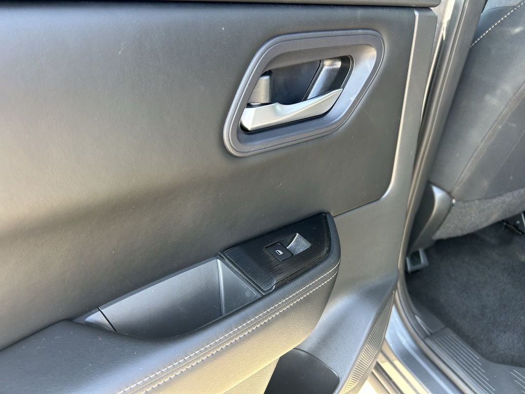 2024 Nissan Rogue SV photo 25
