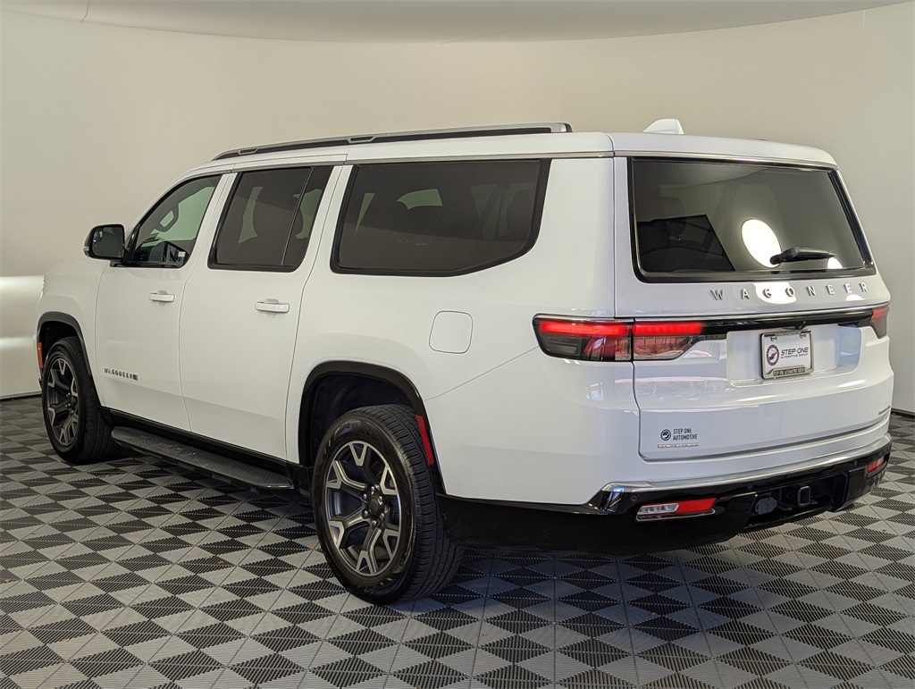 2023 Jeep Wagoneer L Series III photo 6