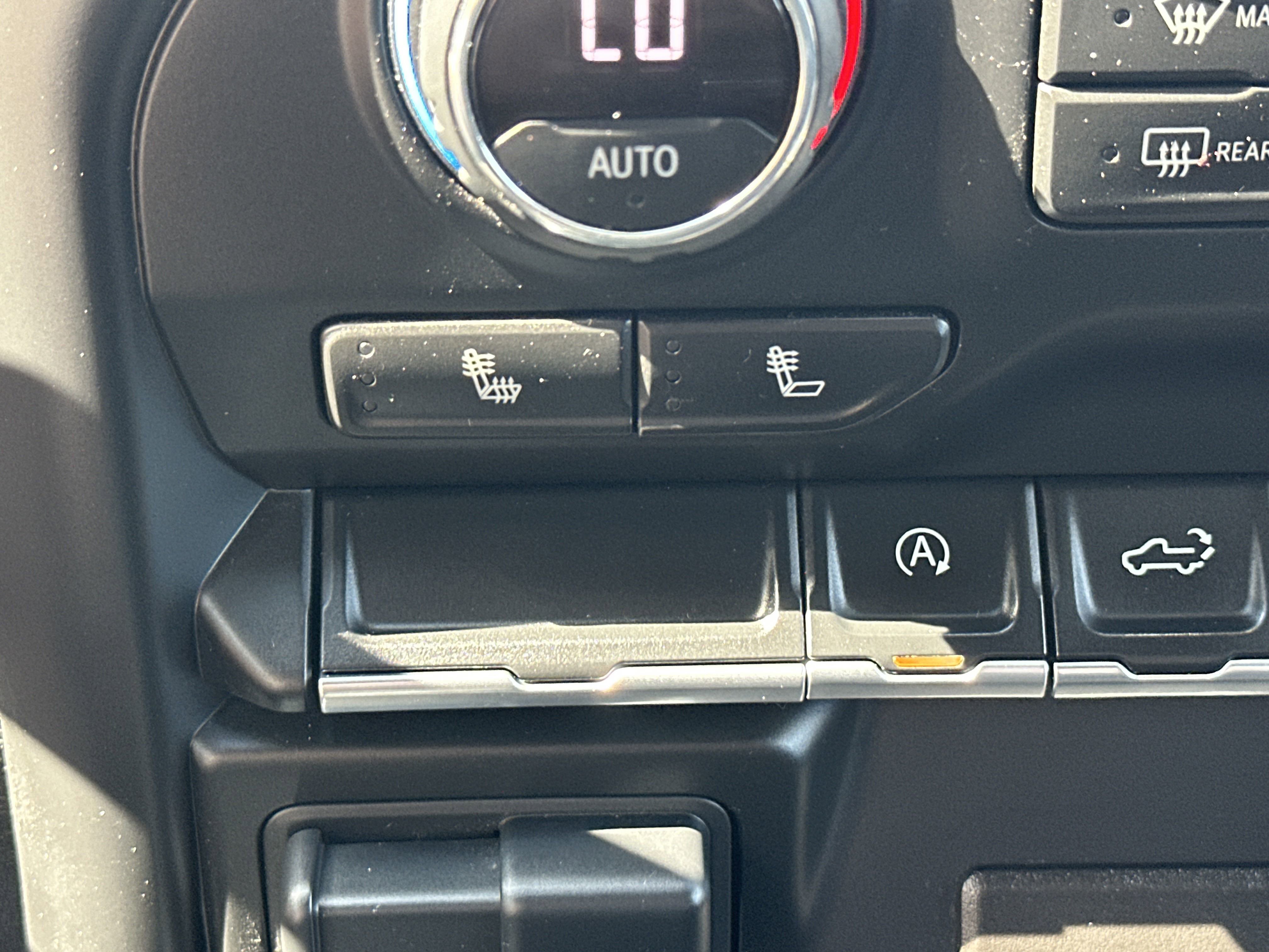 2021 Chevrolet Silverado 1500 RST photo 7