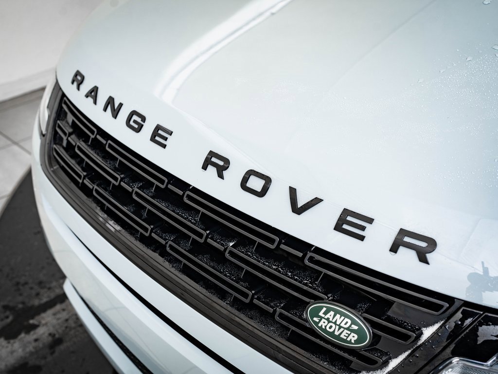 2024 Land Rover Range Rover Evoque Dynamic SE photo 3