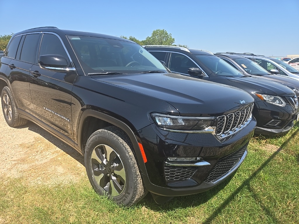 2022 Jeep Cherokee Limited 4xe photo 4
