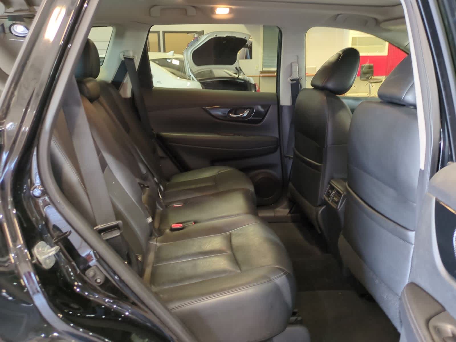 2017 Nissan Rogue SL photo 21
