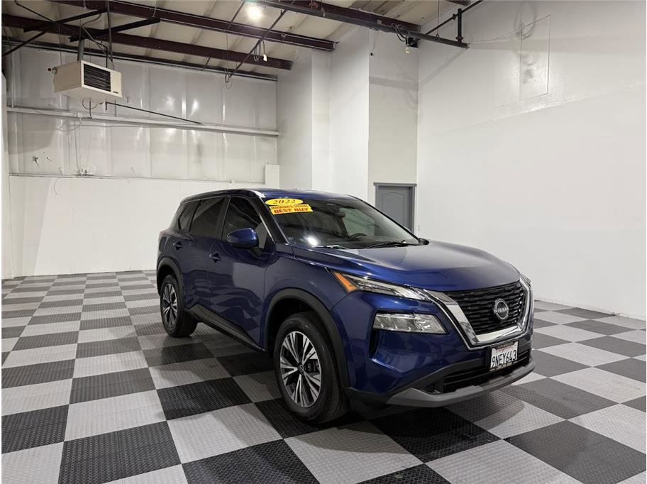2022 Nissan Rogue SV photo 2