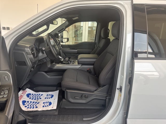 2025 Ford F-150 XLT photo 15