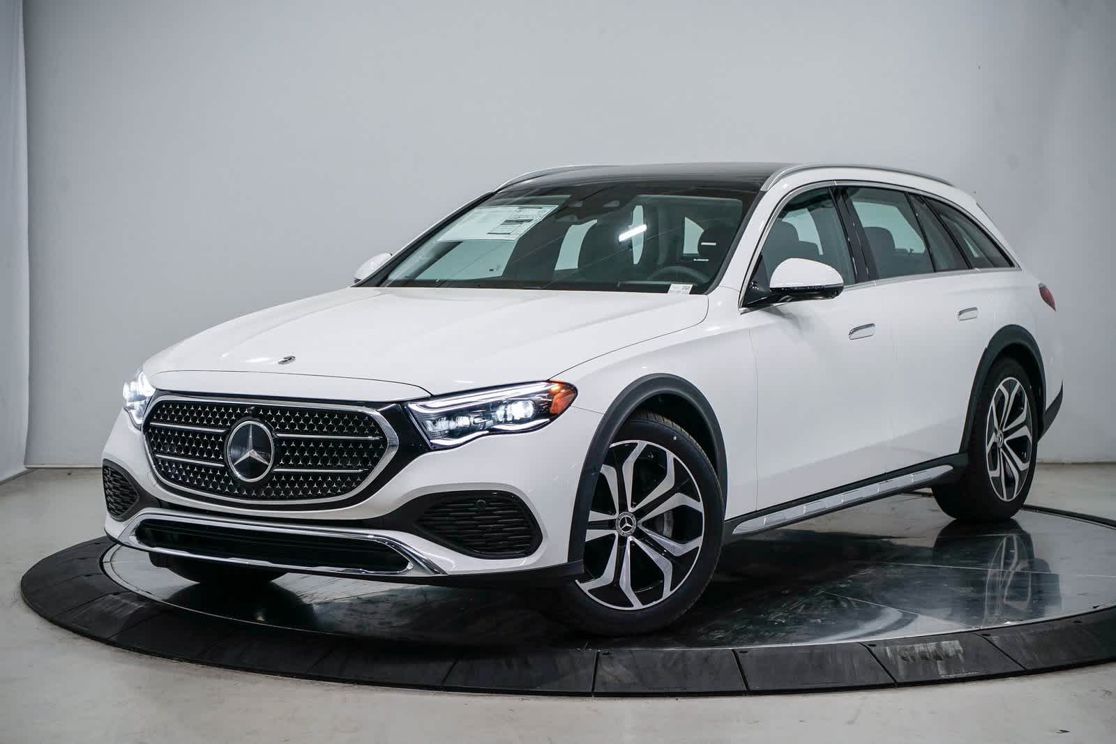 2025 Mercedes-Benz E-Class E450 All-Terrain's photo