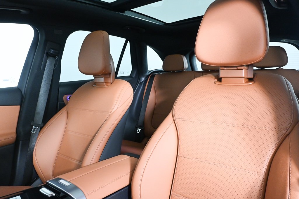 2026 Mercedes Benz GLC 300 photo 3