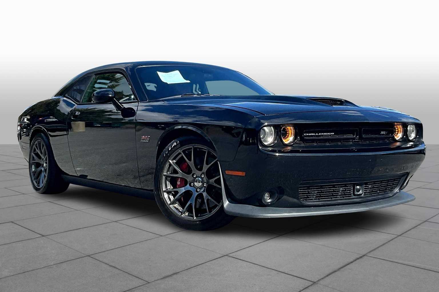 2016 Dodge Challenger SRT8 392 photo 2