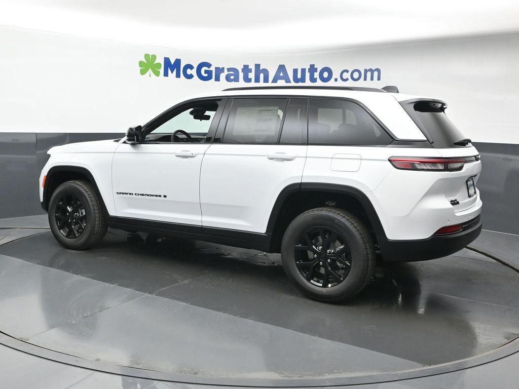 2025 Jeep Grand Cherokee Altitude photo 19