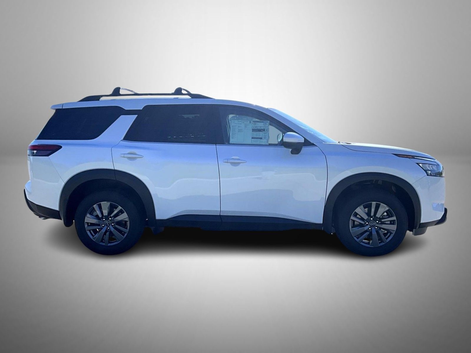 2025 Nissan Pathfinder SV photo 2