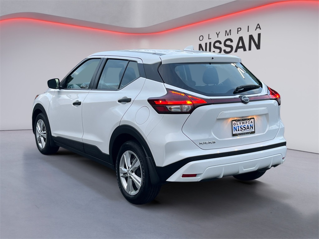 2024 Nissan Kicks S photo 2
