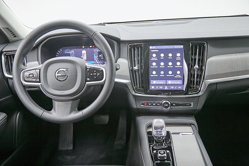 2026 VOLVO V90CC - Image 28